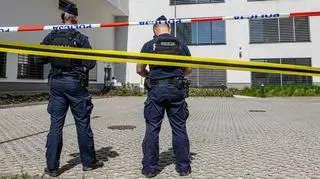 Policja pod budynkiem krakowskiego Szpitala Uniwersyteckiego