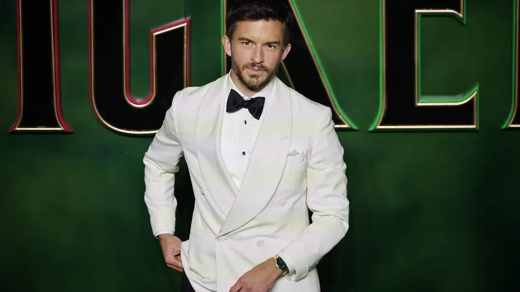 Jonathan Bailey to nie tylko symbol seksu
