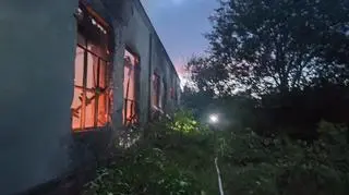 Pożar pustostanu we wsi Pogórze