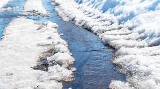 Uwaga, roztopy. Tu może dojść do podtopień