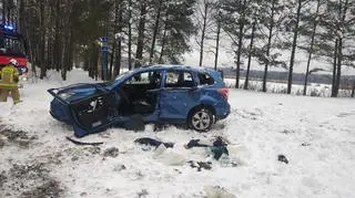 Samochód wpadł do zbiornika wodnego. Nie żyją dwie osoby