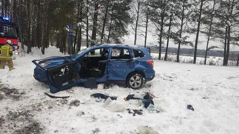 Samochód wpadł do zbiornika wodnego. Nie żyją dwie osoby