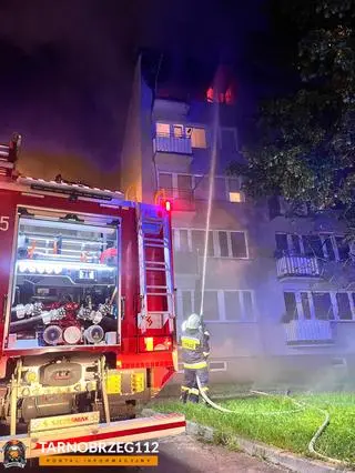Z bloku ewakuowano 17 osób