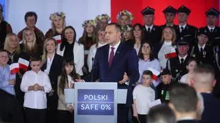 Nawrocki tłumaczy się z weta i cytuje Żeromskiego
