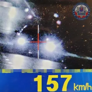 Kierowca jechał 157 km/h w miejscu, gdzie obowiązuje ograniczenie do 50 km/h
