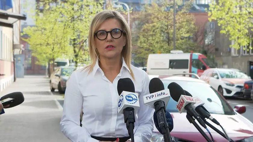 Wrzosek stawiła się w prokuraturze. Na przesłuchanie w sprawie śmierci Skrzypek