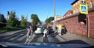 Toruń. O krok od tragedii na przejściu dla pieszych