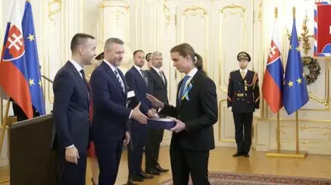 Burza po geście ucznia wobec prezydenta. "Niedojrzały nastolatek" czy "król"? 