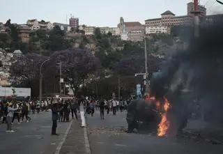 Ucieczka prezydenta francuskim samolotem do Dubaju
