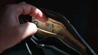 "Problem narasta". Firmy liczą straty