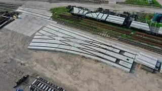 Elementy placu Zawiszy powstały w krakowskiej fabryce