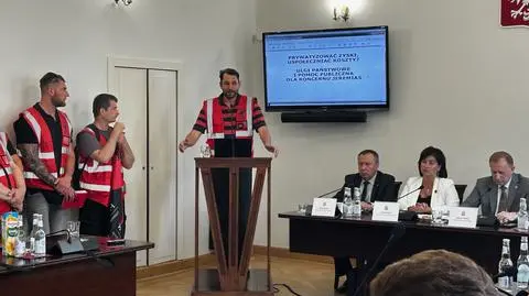 Bartosz Kurzyca podczas sesji rady miasta