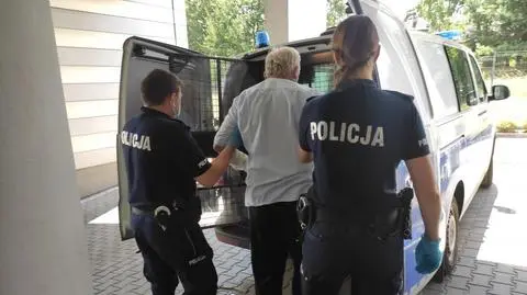 Groził synowi, rozlał benzynę. Kiedy przyjechali policjanci, podpalił dom i siebie