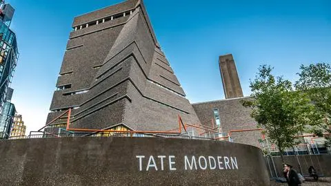 tate modern - NoyanYalcin shutterstock_1479750143