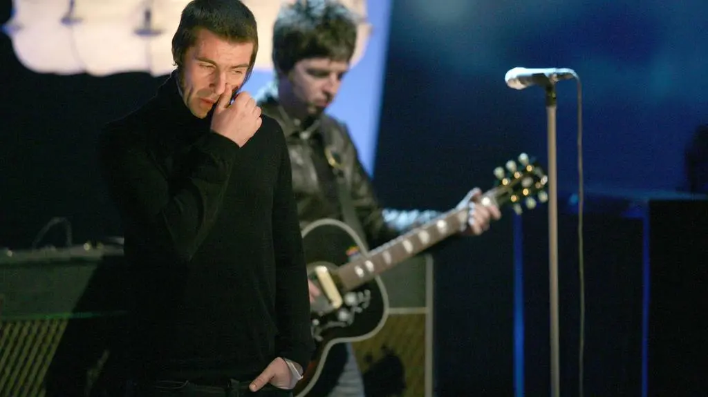 Liam Gallagher i Noel Gallagher w 2009 roku