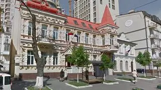 Pocisk uszkodził budynek polskiej ambasady w Ukrainie. "Kolejny taki przypadek"
