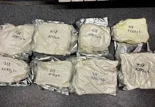 Znaleźli niemal 25 kilogramów narkotyków, zatrzymali trzech pseudokibiców
