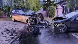 Czołowe zderzenie samochodów osobowych