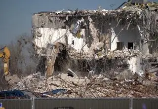 Były "miastami w pigułce", a teraz padają. Co dalej z galeriami?