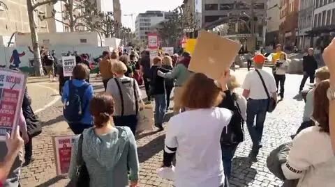 Protest przeciwników Donalda Trumpa i Elona Muska we Frankfurcie