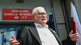 Wałęsa pokazał zaproszenie na zaprzysiężenie Nawrockiego. "Odmawiam"