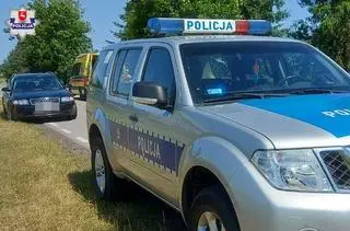 Mężczyzna wszedł nagle na jezdnię wprost pod samochód 