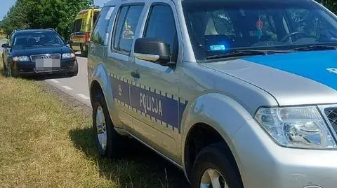 Wszedł na jezdnię, tuż pod samochód. W uszach miał stopery