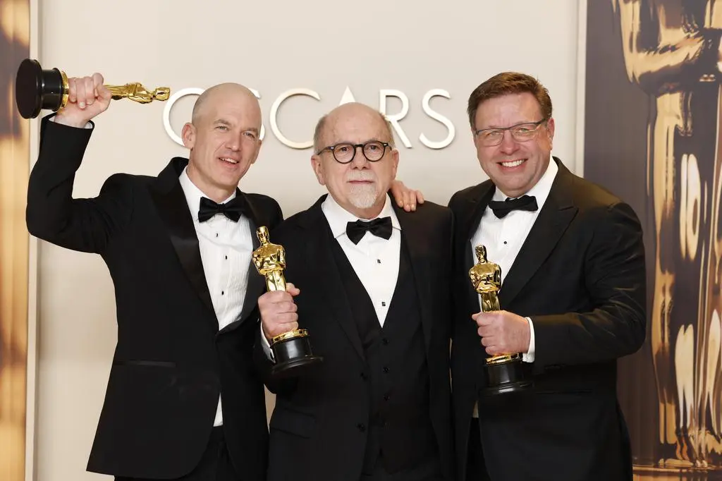 Gareth John, Richard King i Ron Bartlett