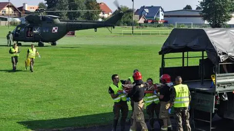 Wojskowymi śmigłowcami ewakuowali pacjentów Zakładu Opiekuńczo-Leczniczego