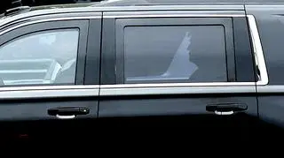 Donald Trump jedzie limuzyną