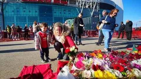 Fani składają hołd Charltonowi. Manchester City też uczci jego pamięć