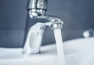 Nadmorska miejscowość od wtorku bez wody i kanalizacji. Chyba że zapłaci milion złotych