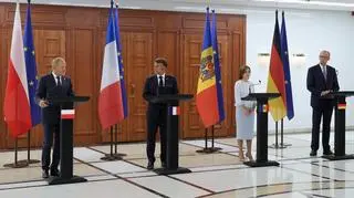 Donald Tusk, Emmanuel Macron, Maia Sandu i Friedrich Merz w czasie wspólnej konferencji w Kiszyniowie 