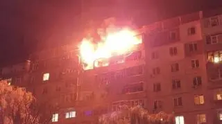 Dziesięciopiętrowy budynek w Sumach po rosyjskim ataku. Zdjęcie z 30 października 