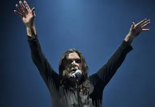 Legenda rocka patronem lotniska? Władze podjęły decyzję