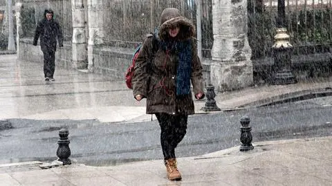 snieg deszcz shutterstock_1146451535_1