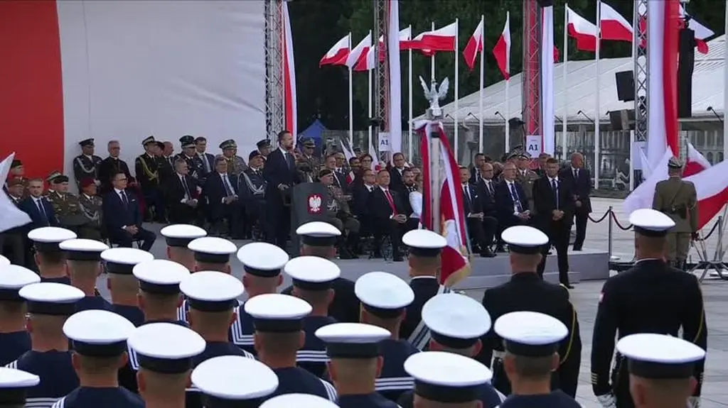 Kosiniak-Kamysz: armia musi być wolna od polityki