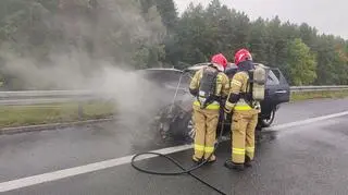 Strażacy gasili pożar samochodu na S6
