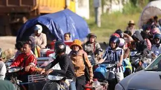 Naloty wzdłuż spornej granicy. Są zabici i ranni cywile