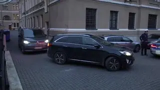 Doprowadzenie Patryka M. do sądu na posiedzenie aresztowe