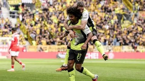 Borussia odpowiedziała Bayernowi. Dziesięć goli w meczu drużyny Polanskiego