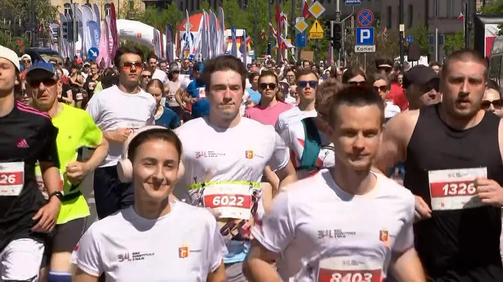 W hołdzie Konstytucji 3 Maja. Tradycyjny bieg ulicami stolicy