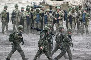 Nowa Dęba, 06.05.2023, żołnierze podczas ćwiczeń Anakonda-23 na poligonie w Nowej Dębie