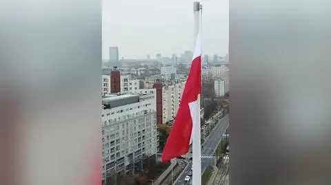 Flaga na rondzie "Radosława"