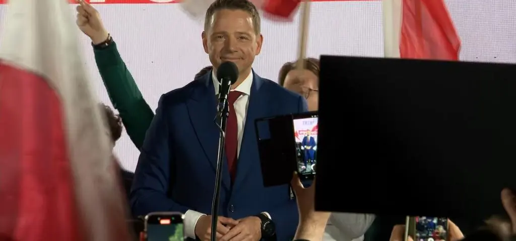 Trzaskowski: Nawrocki miał przerażoną minę. Oglądaj TVN24 