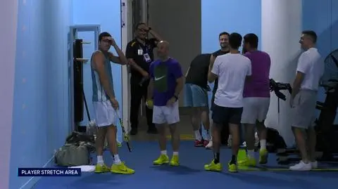 Uderza piłkę i łapie się za głowę. Co zniszczył?