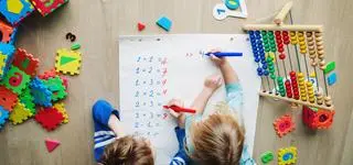 Czy dziewczynkom nie po drodze z matematyką? Nie chodzi tylko o stereotypy
