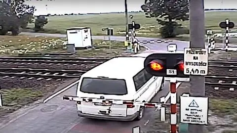 Wjechał na przejazd kolejowy przy czerwonym świetle