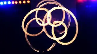 fireshow odbywa się w gdyńskiej Muszli Koncertowej