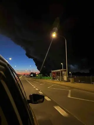 Pożar w centrum handlowym przy ulicy Marywilskiej na warszawskiej Białołęce